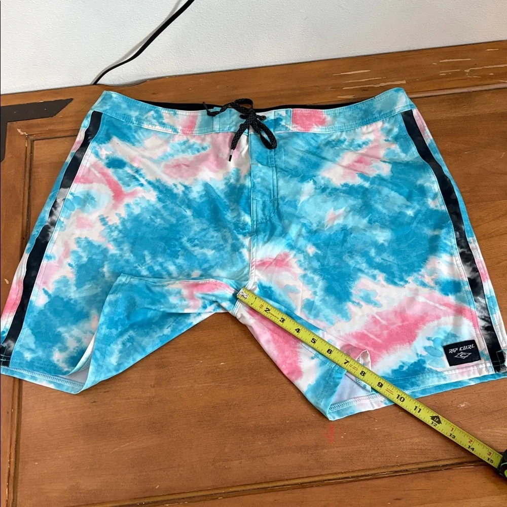 Rip Curl Mirage Blue and Pink Tie-Dye Board Shorts Size 40